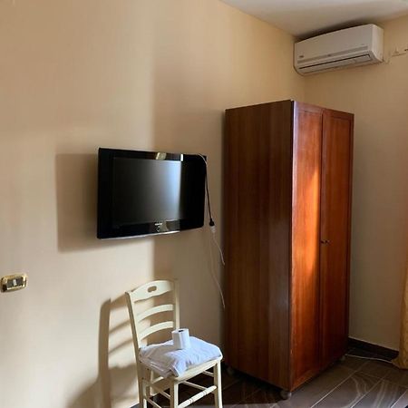 Room Elia Неаполь Экстерьер фото