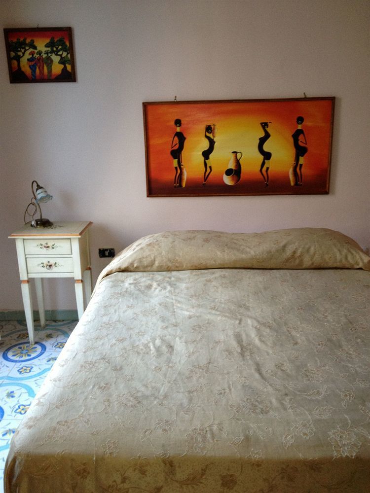 Room Elia Неаполь Экстерьер фото
