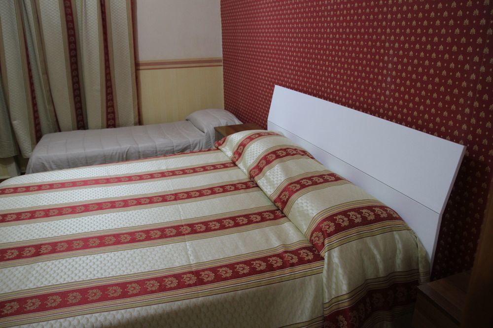 Room Elia Неаполь Экстерьер фото